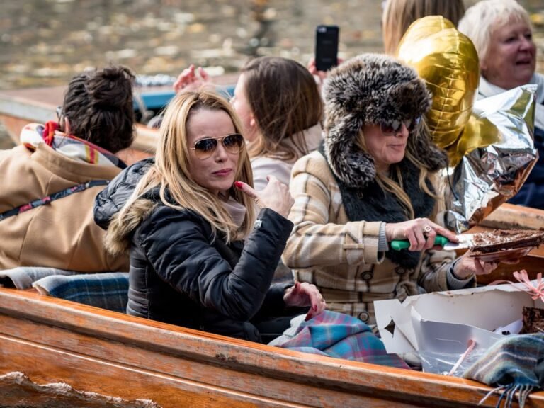 Amanda Holden seen in Cambridge Punting on the river