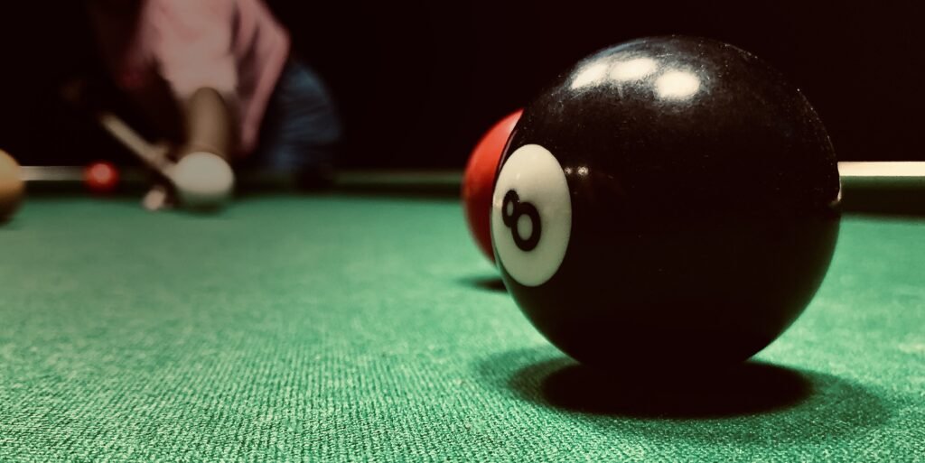 the 8 ball on a snooker table