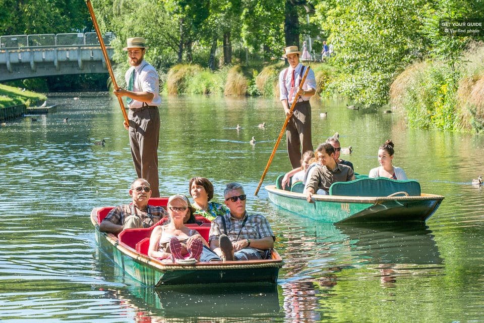 Ride a Venetian gondola along the River Avon, A guide for dating introverts